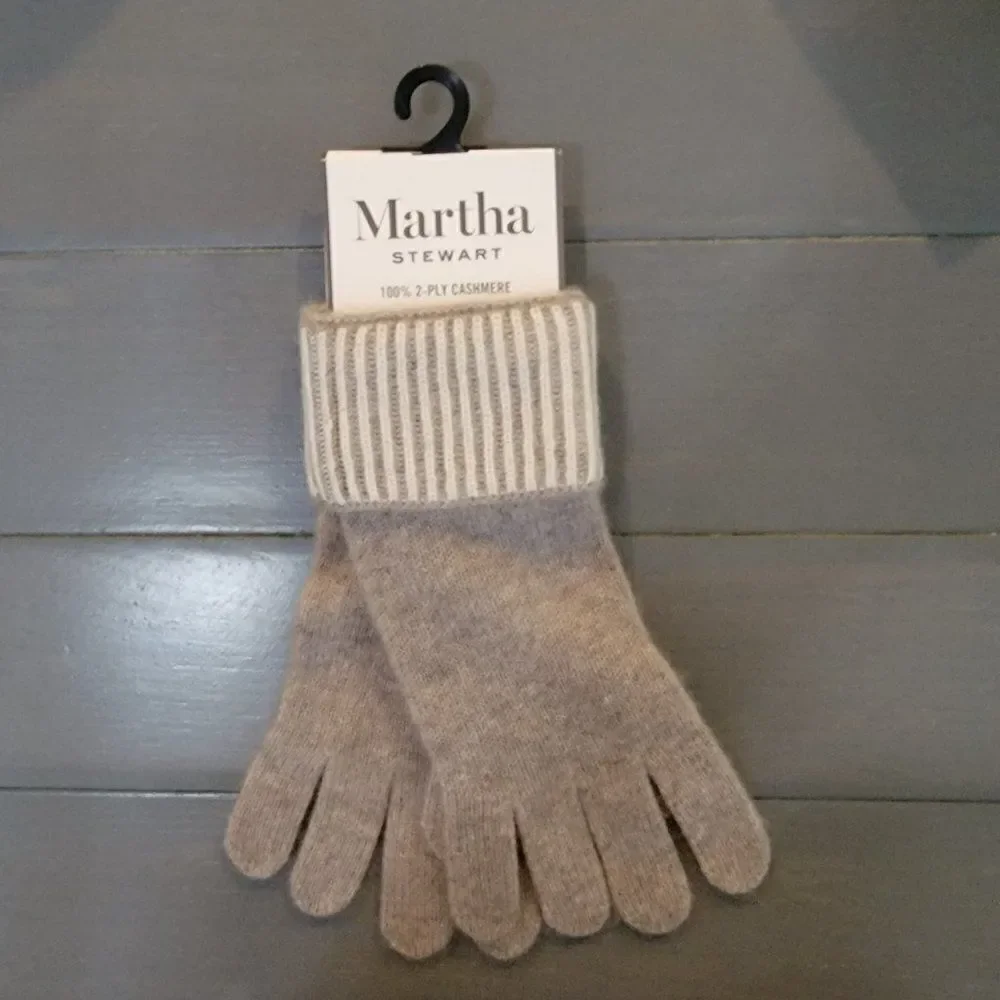 NWT Martha STEWART 100% 2 -PLY CASHMERE WOMEN'S WINTER GLOVES OS
